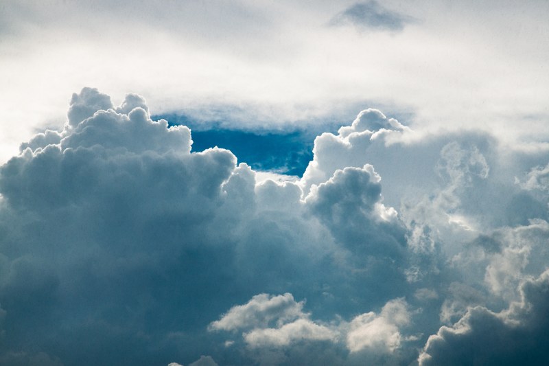 fluffy clouds filling the sky before a storm, fluffy clouds 4k
