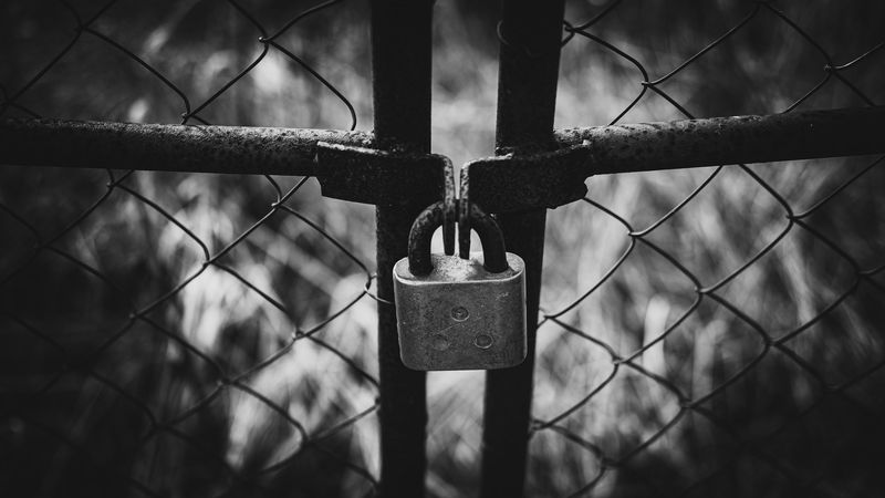 lock, fence, bw, lattice, 4k