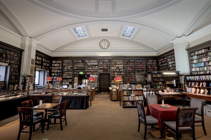 bookshelf book library and learning 4k