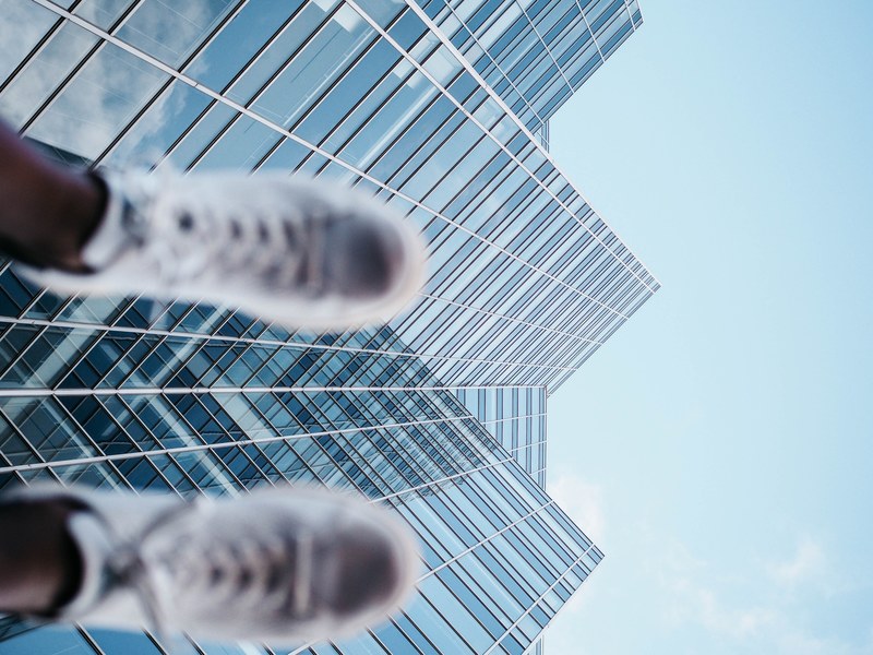 feet shoes building and architecture 4k