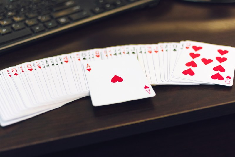 play the right cards 4k