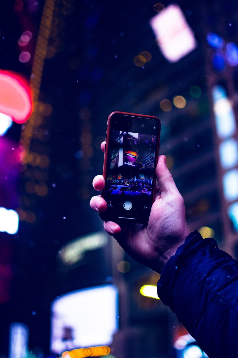 hand holding phone and mobile phone hd, 4k