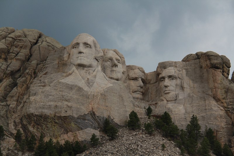 mountain president sculpture and mount rushmore 4k