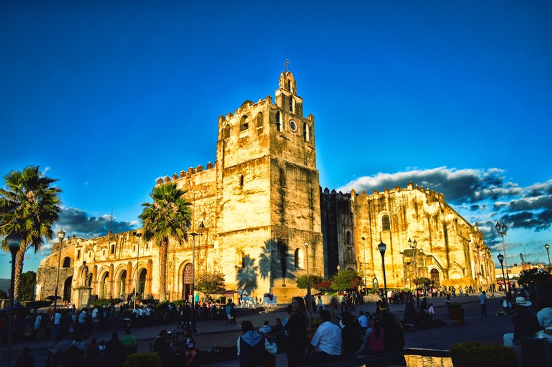 yuririum and arquitectura colonial americana 4k