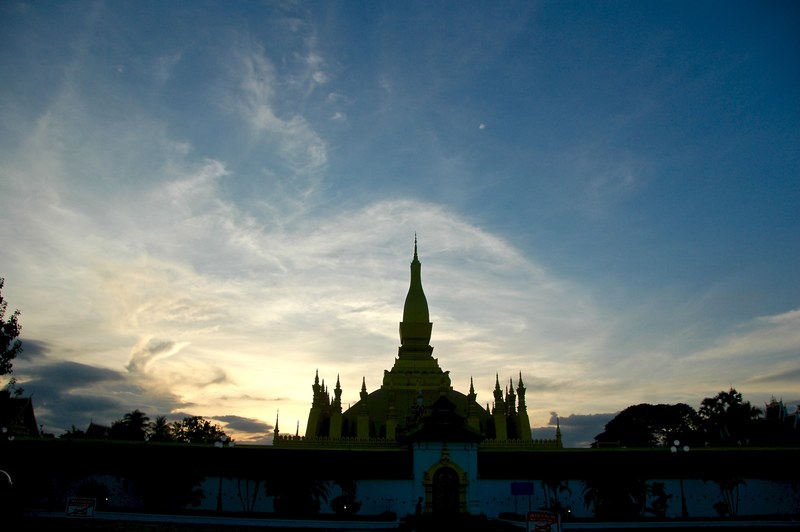 lao and wat pra tad lung vientiane 4k