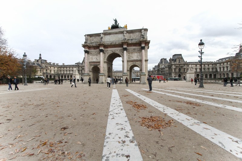 a bunch of people walking through a city in france, _pedestrian traffic france 4k
