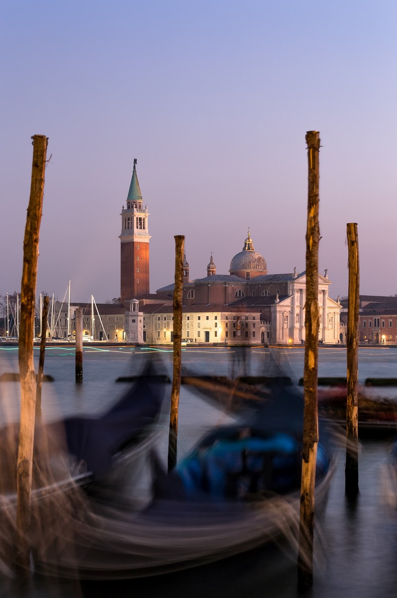 the dance of the gondolas 4k