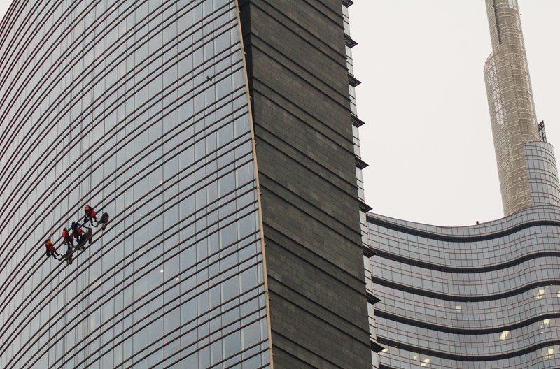 piazza gae aulenti milan italy 4k