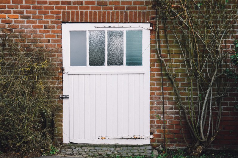 door white door belgium and vine 4k