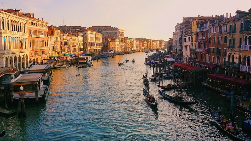 venice canal gondola and sunset 4k