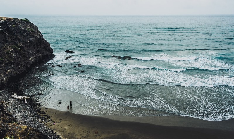 tide cove rock and sand 4k