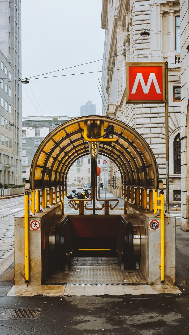 lost in the city 4k