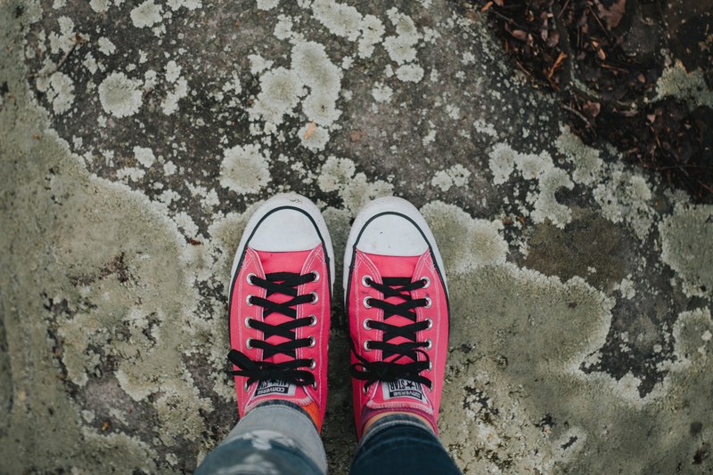 shoe feet converse and converse shoe 4k