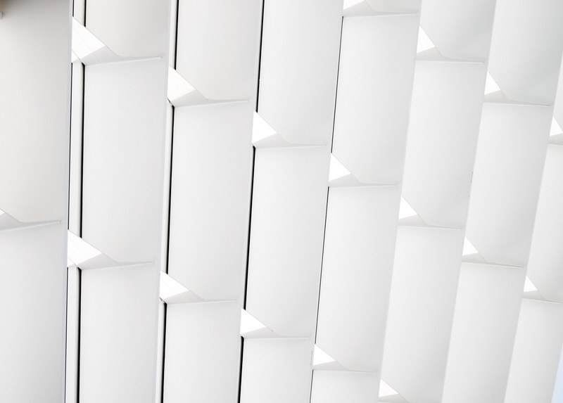 interesting white modern architecture at milwaukee art museum, slates 4k