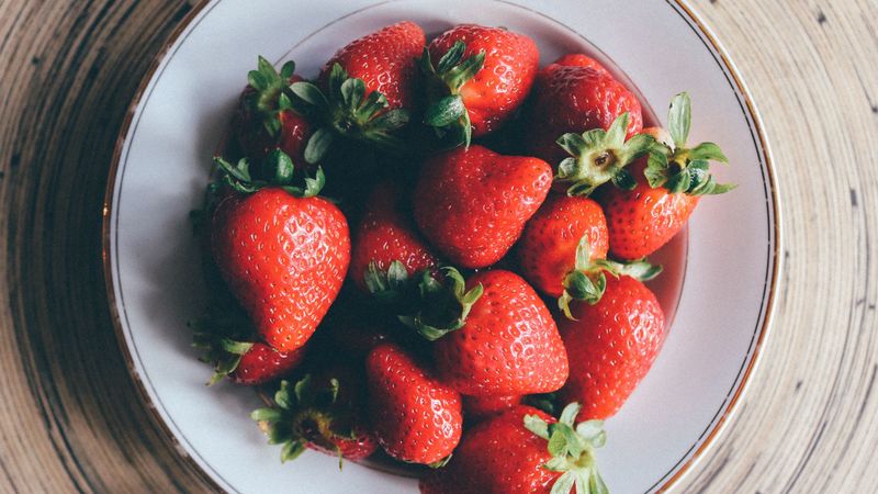 strawberry, plate, berries, ripe, 4k
