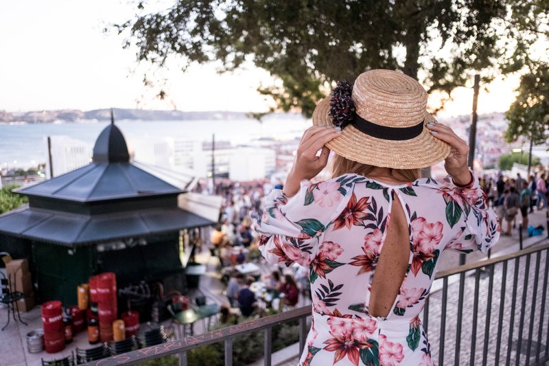 woman female hat and floral 4k