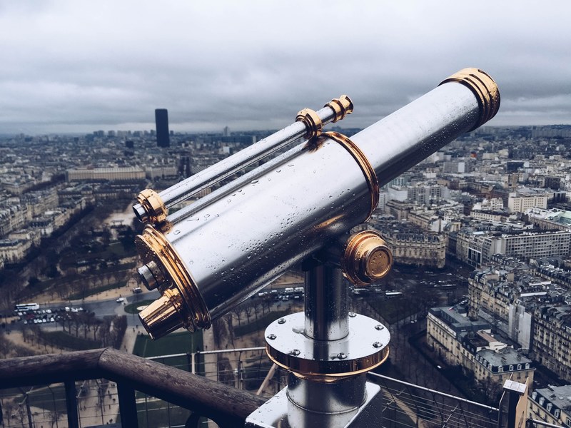 telescope viewfinder on top of the eiffel tower in the rain, _rainy viewfinder in paris 4k