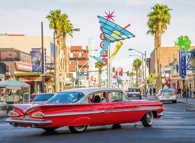 sin city vega road and classic car 4k