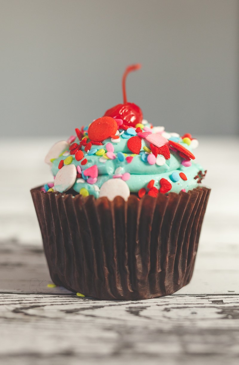 bakery cup cake chocolate and confetti hd, 4k