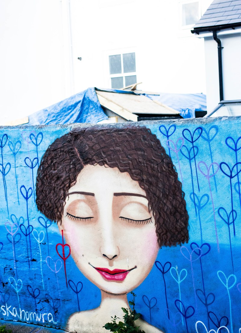 blue brighton painting and street art hd, 4k