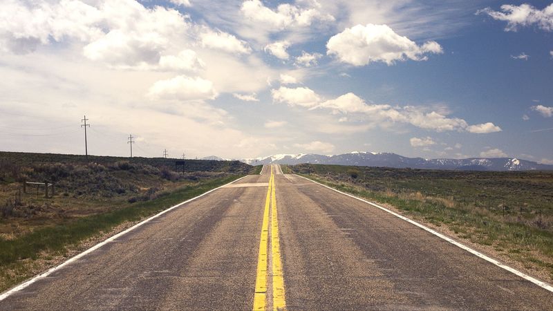 road, horizon, grass, 4k