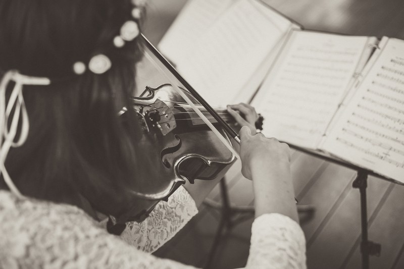 violin music classic and sheet music 4k