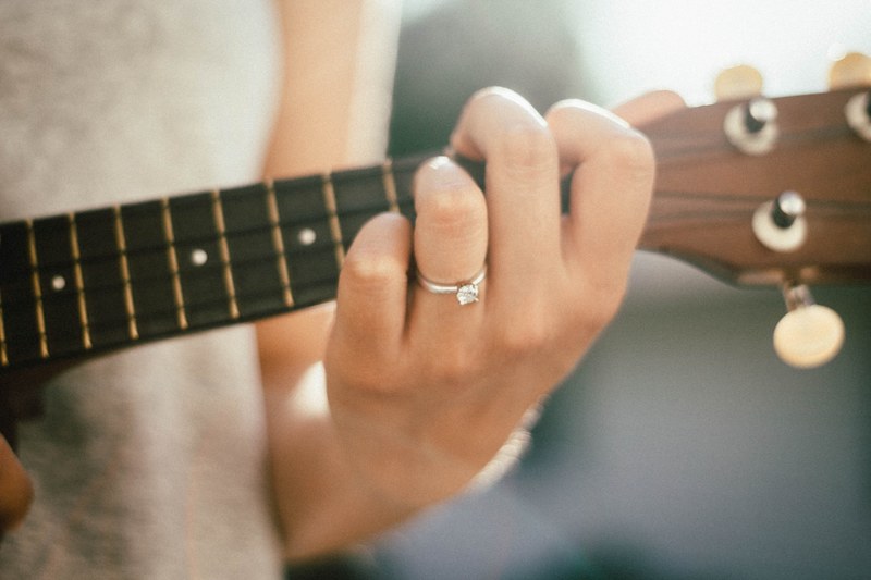 proposal hand ring and ukalele 4k