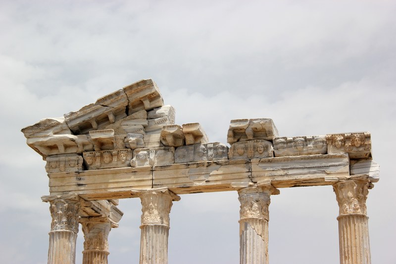 architecture ruin stone and pillar 4k