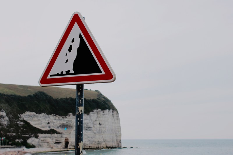 warning falling rock sign sign and warning sign 4k