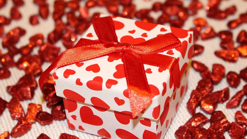 gift, box, ribbon, heart, 4k