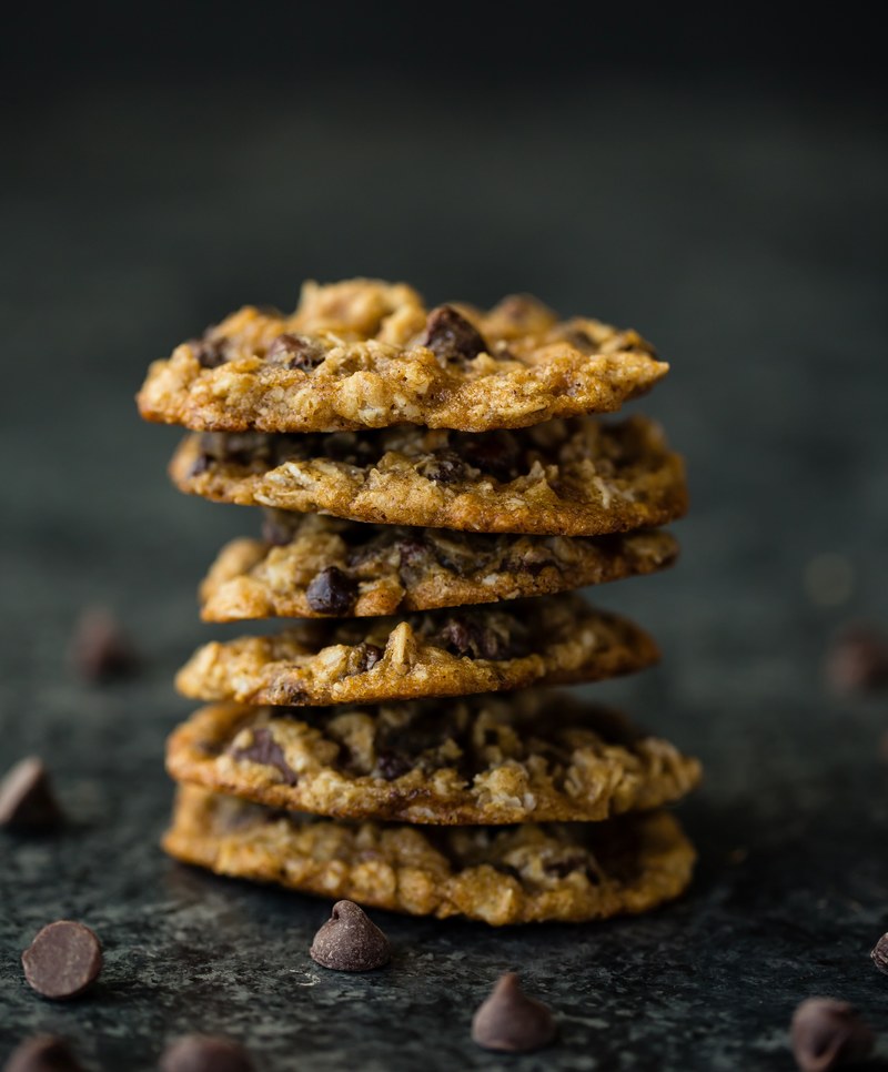 oatmeal chocolate chip cookie 4k