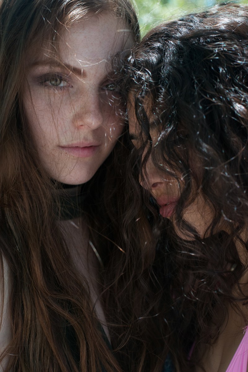 shes with me_ 4k