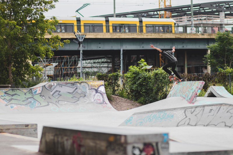graffiti wall ramp and skateboard 4k