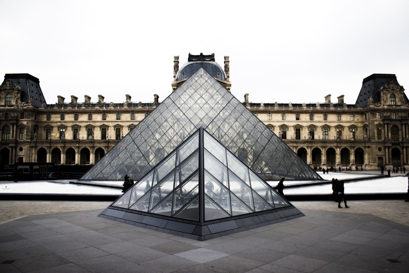 the landmark glass pyramids in front of the louvre museum in paris france, _the louvre museum pyramids 4k