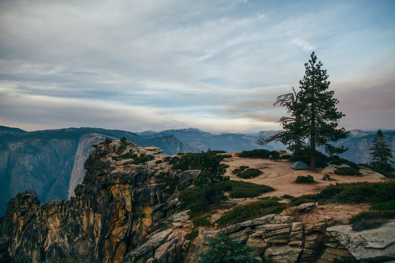 setting up camp at dewey point 4k