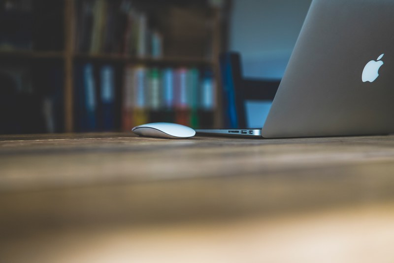 desk office mouse and laptop 4k