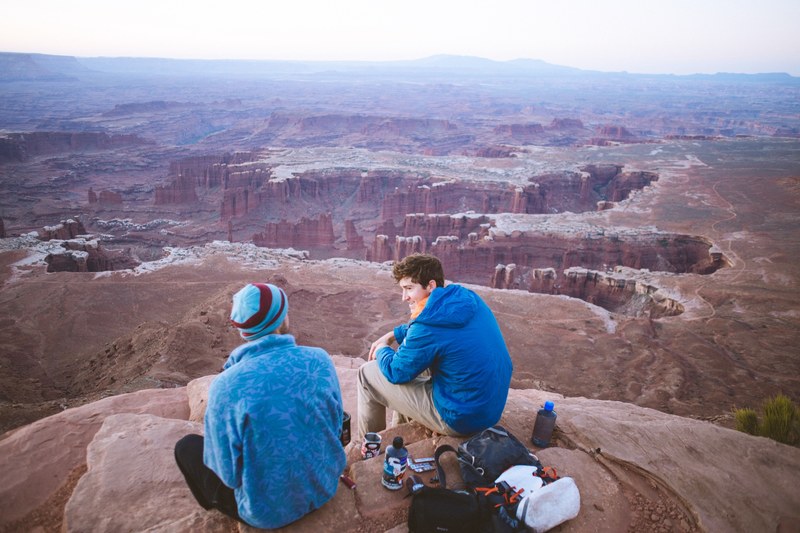 sunrise overlooking canyonlands 4k