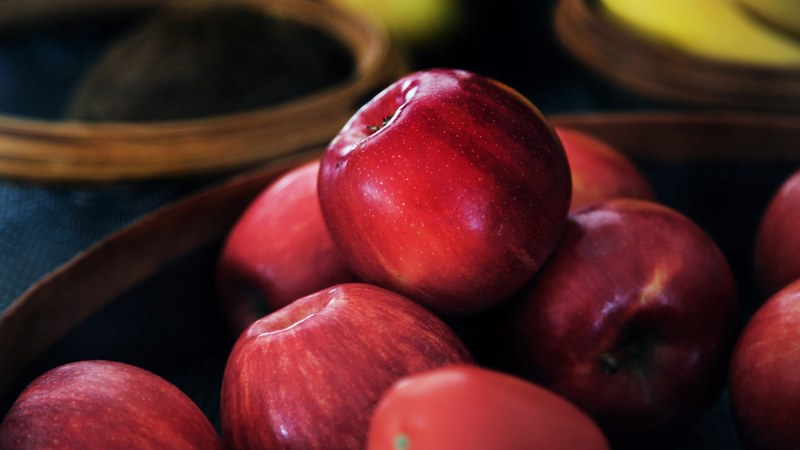 a bowl of fresh red apples, bowl of red apples 4k