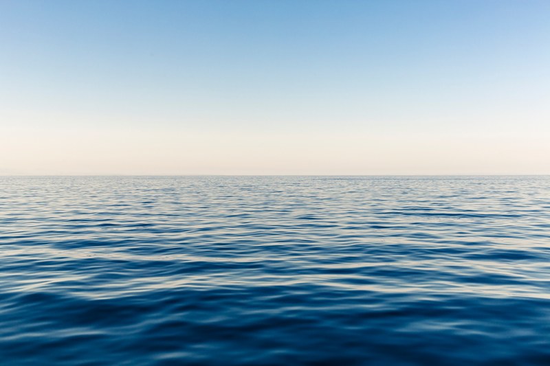 where the ocean meets the horizon in ava adas, ava adas horizon 4k