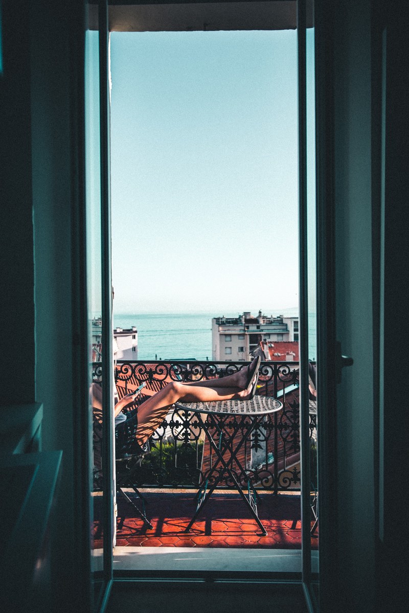french windowsill 4k