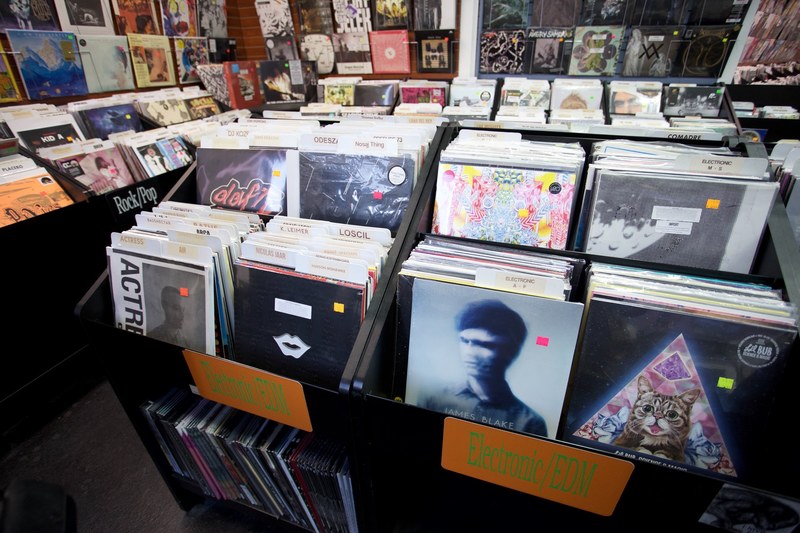 records vinyl retro and vintage 4k