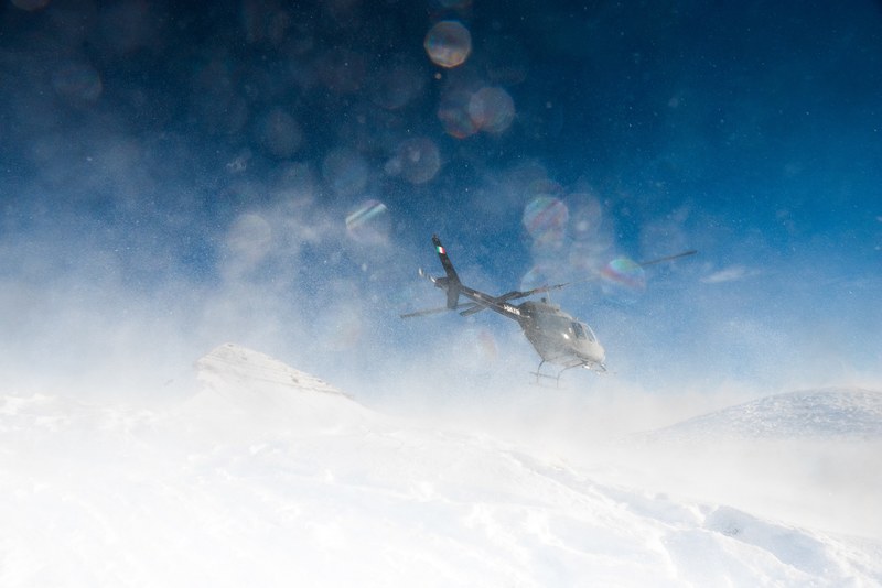 helicopter snow mountain and dust 4k