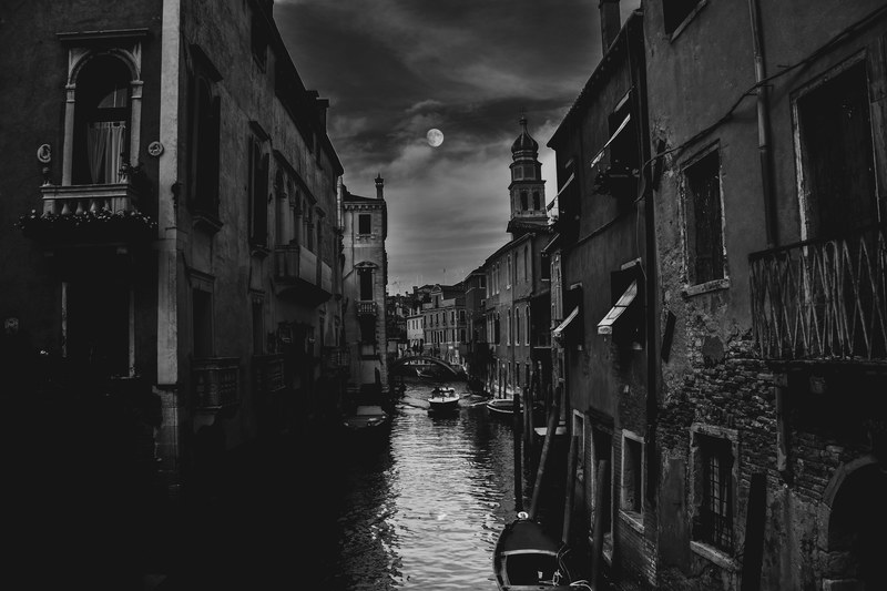 il canale della luna 4k