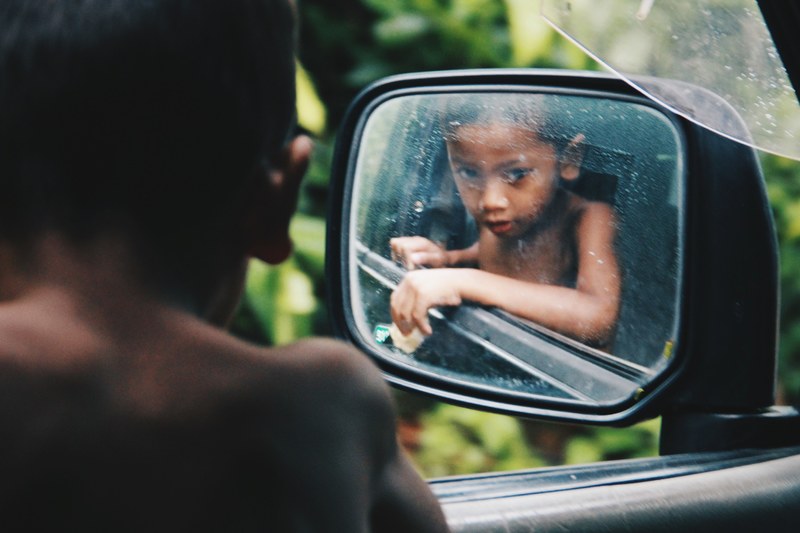 little boy in the mirror 4k
