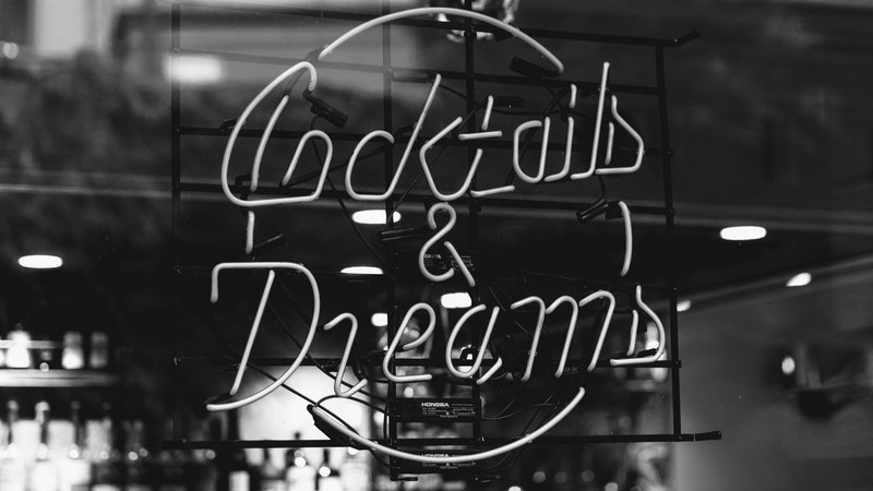 cocktails amp dreams bar sign sign and light sign 4k