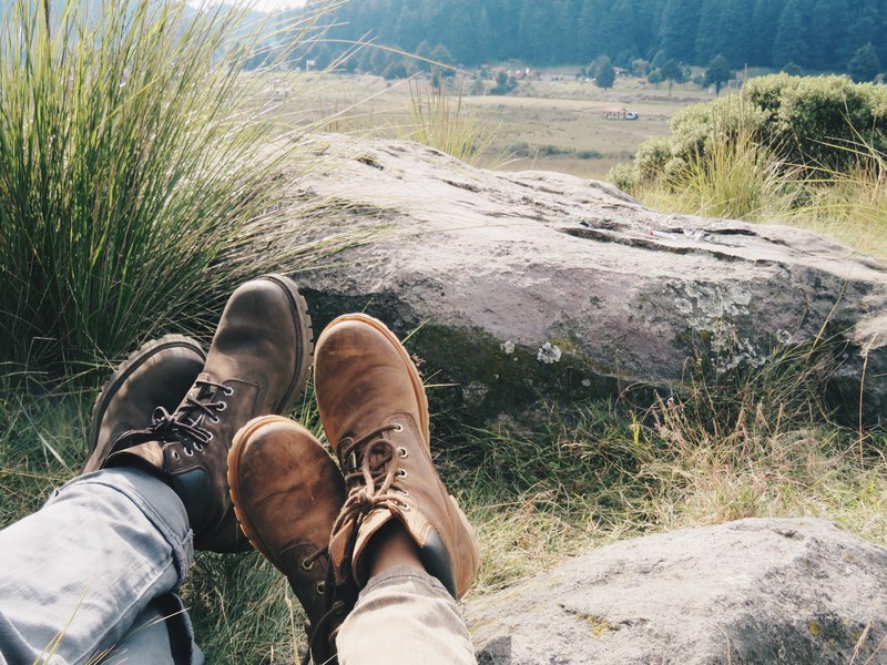 legs feet boots and shoes 4k