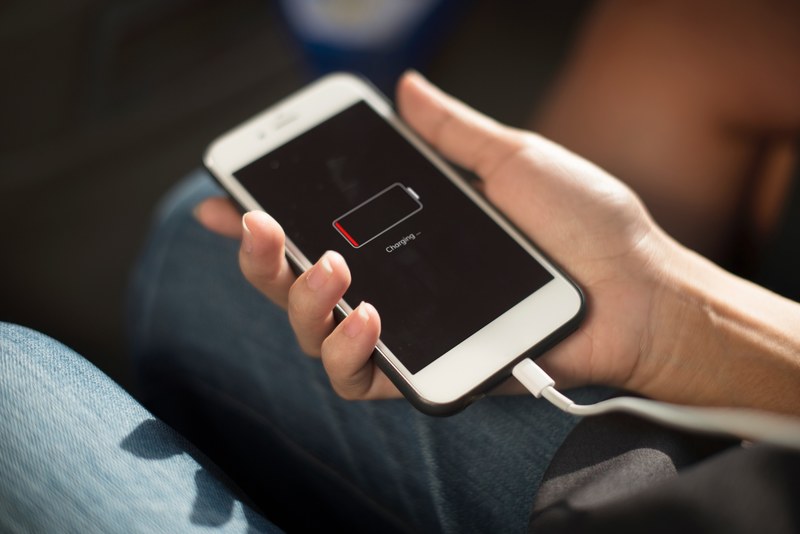 mobile phone battery plug in and handheld device 4k