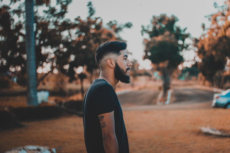man hair cut summer and tree 4k