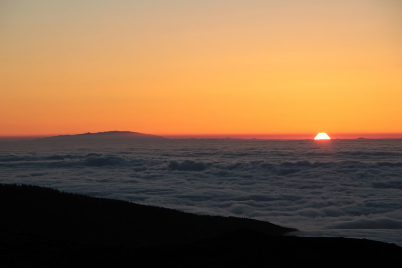 sunset cloud mountain and volcano 4k