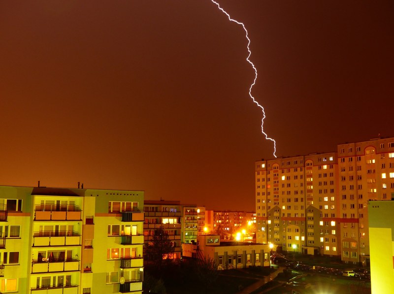 burza nad blokowiskiem 4k